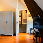 Het Wellnest Oda ve Kahvaltı 4*