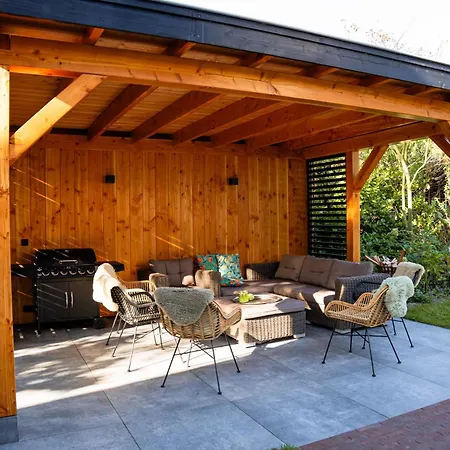 Bed & Breakfast Het Wellnest 4*